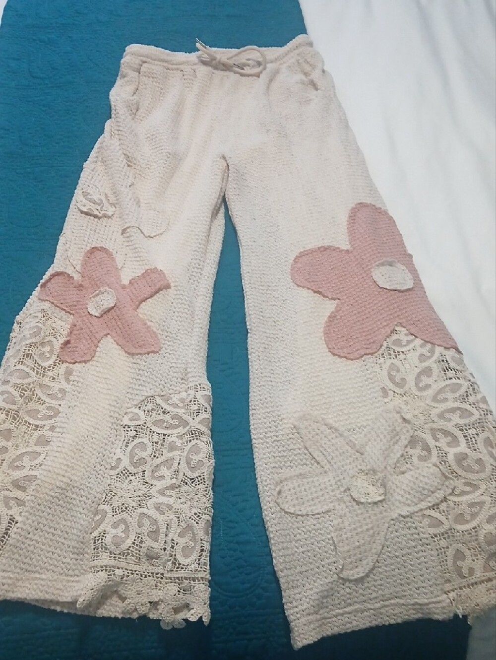 POL Cream Crochet Wide-Leg Pants with Pink Floral Appliqués - Picture 2 of 6